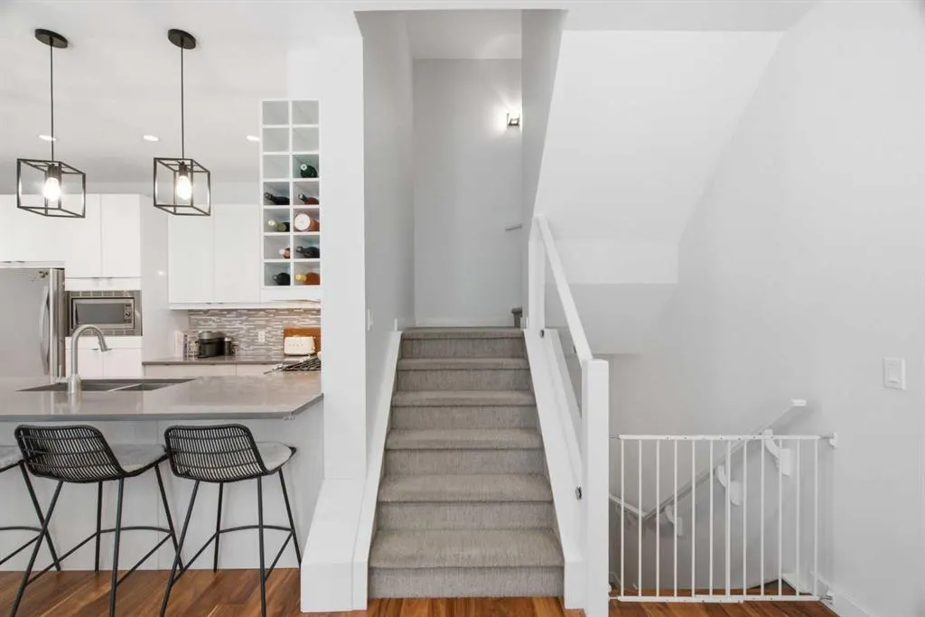4733 17 Avenue NW #2