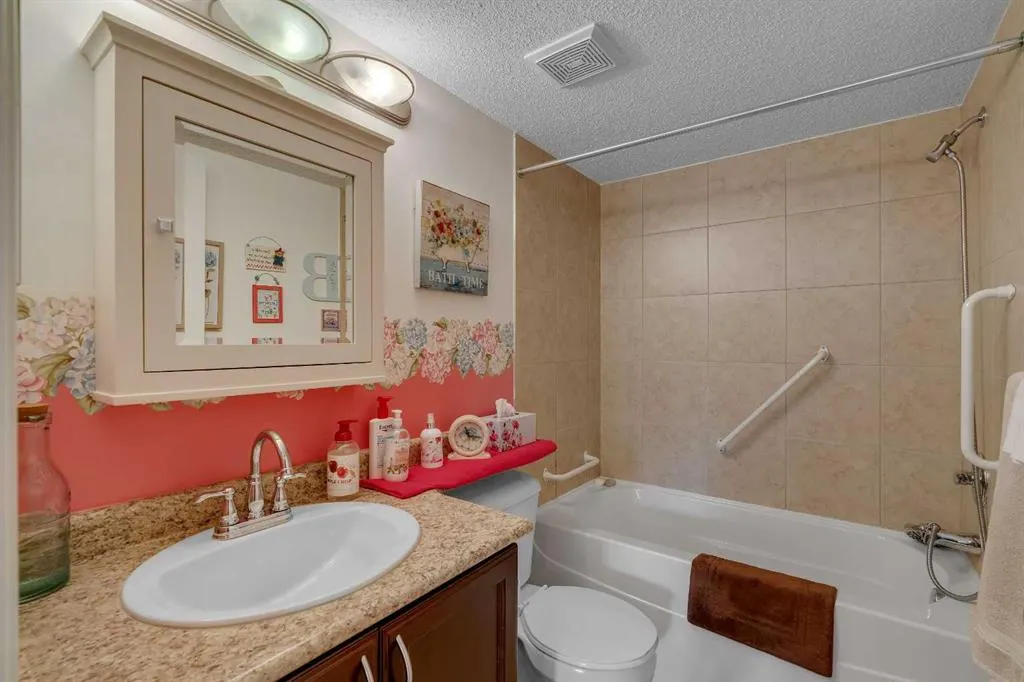 428 Chaparral Ravine View SE #116
