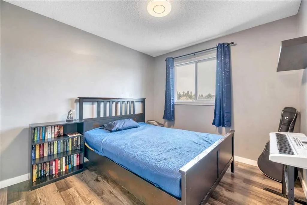 156 Aspen Creek Crescent