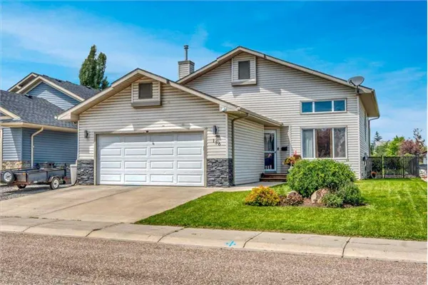 156 Aspen Creek Crescent