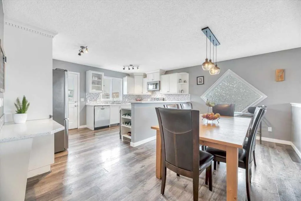 156 Aspen Creek Crescent