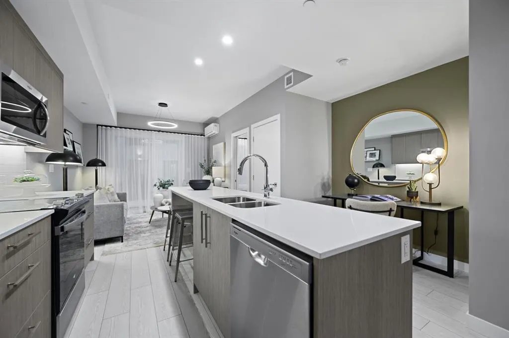 310 15 Avenue SW #217