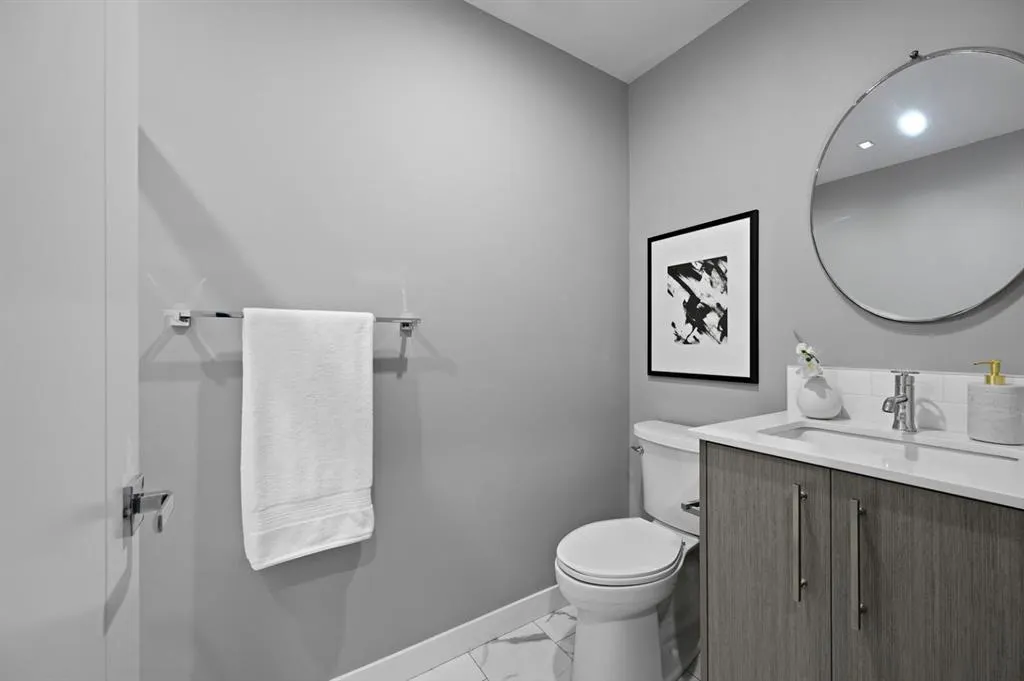 310 15 Avenue SW #217