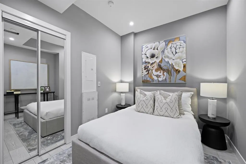 310 15 Avenue SW #217