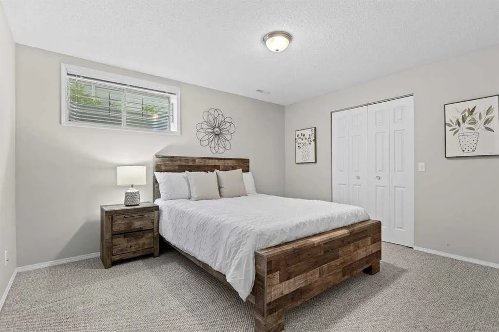 26 Chaparral Close SE
