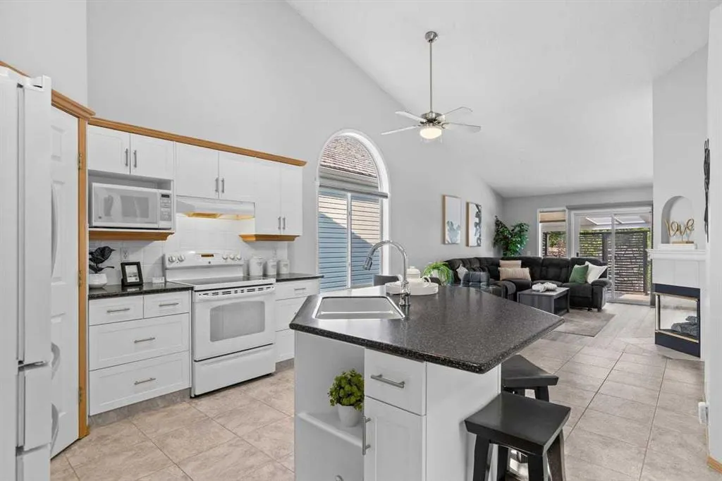 26 Chaparral Close SE