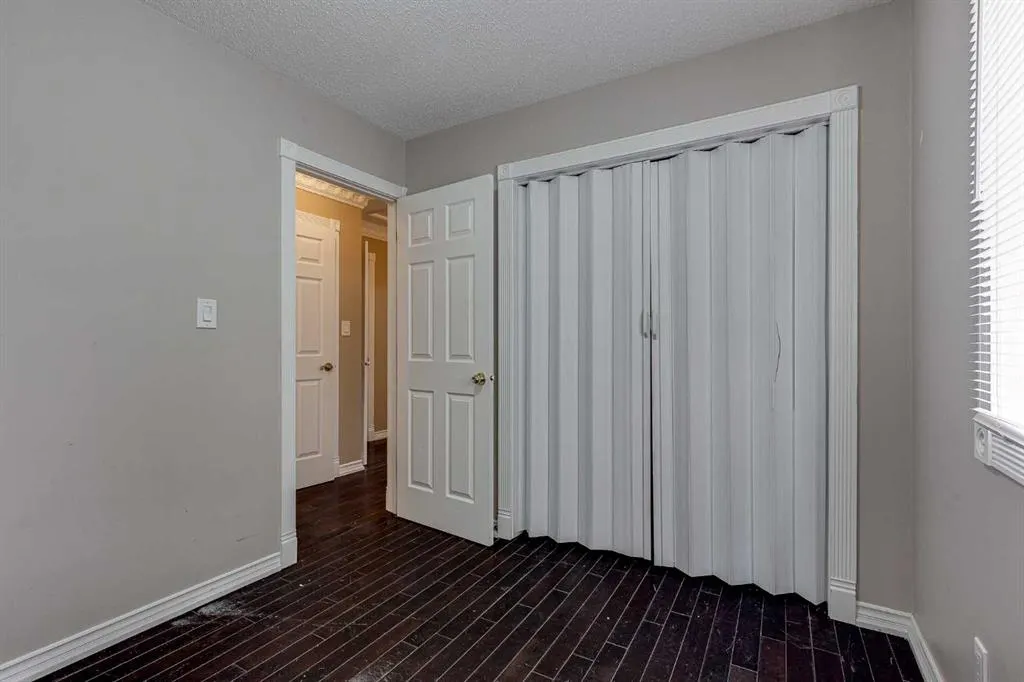 24 Mackenzie Crescent