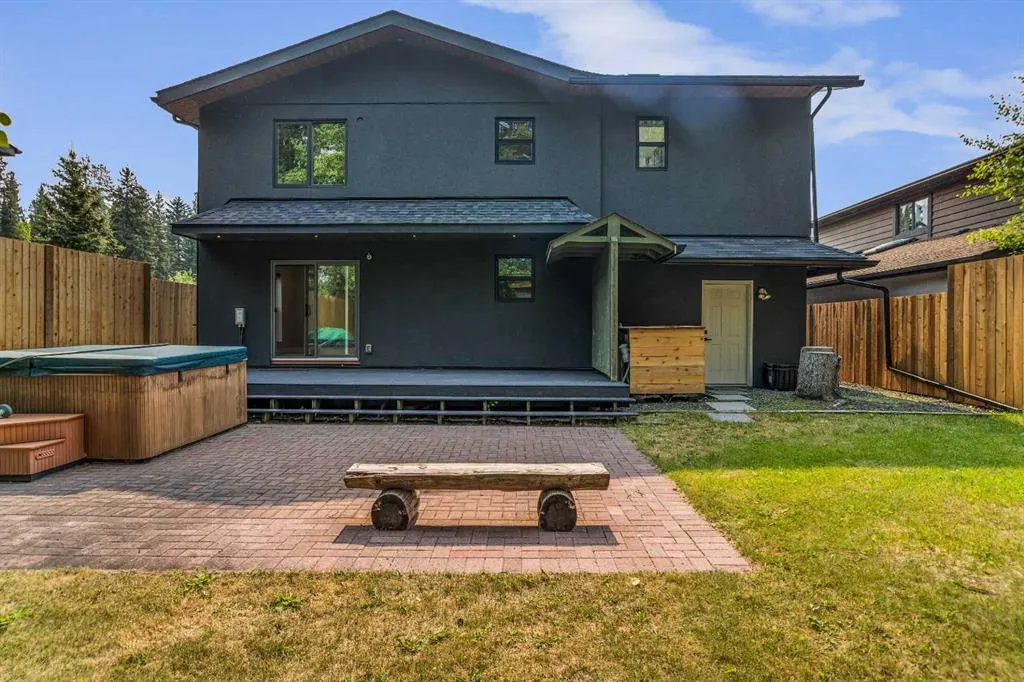 610 Larch Place