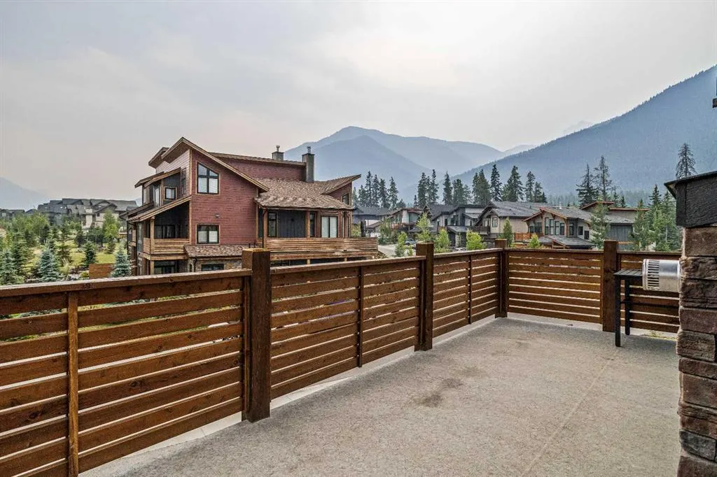 401 Stewart Creek Close