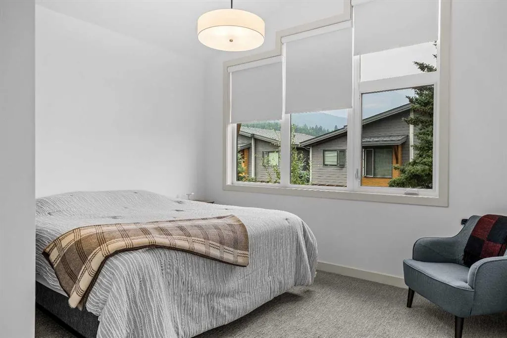 401 Stewart Creek Close