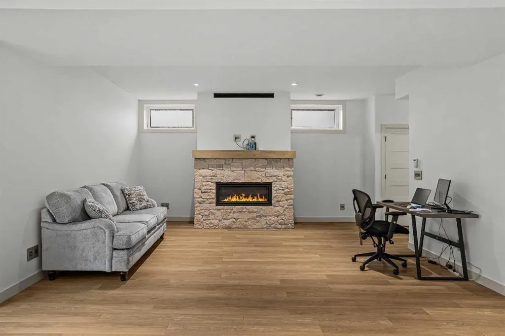 401 Stewart Creek Close
