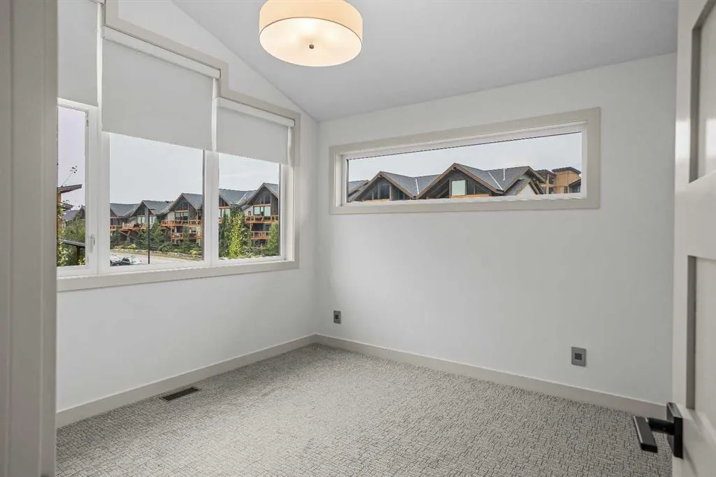 401 Stewart Creek Close