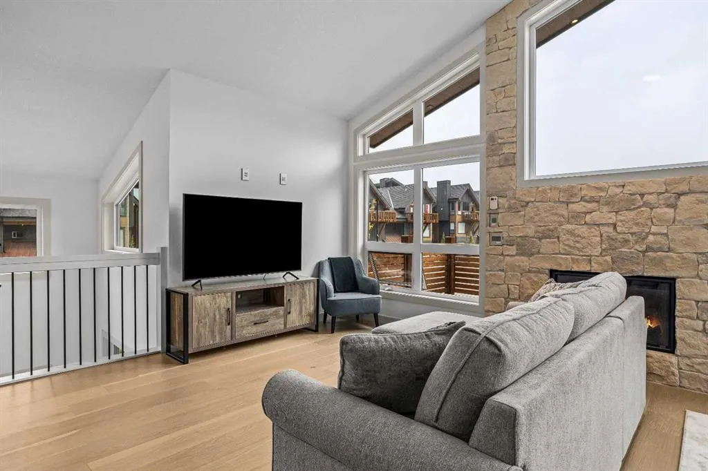 401 Stewart Creek Close