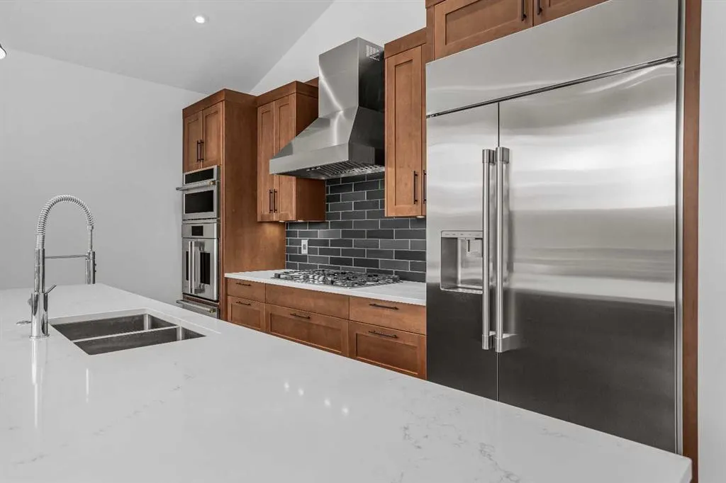 401 Stewart Creek Close