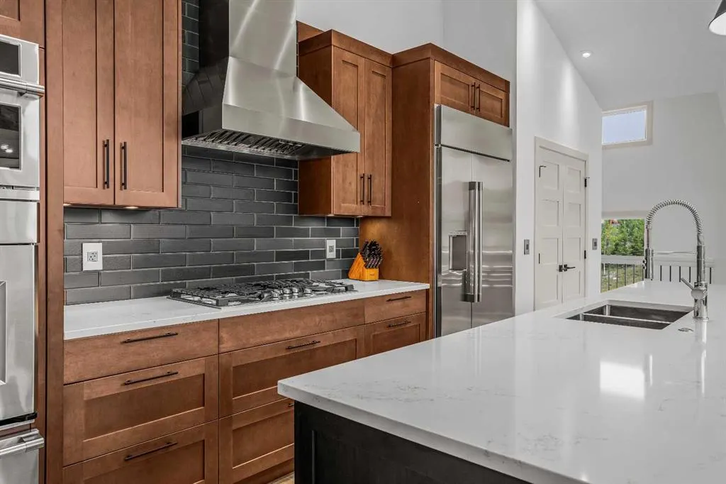 401 Stewart Creek Close