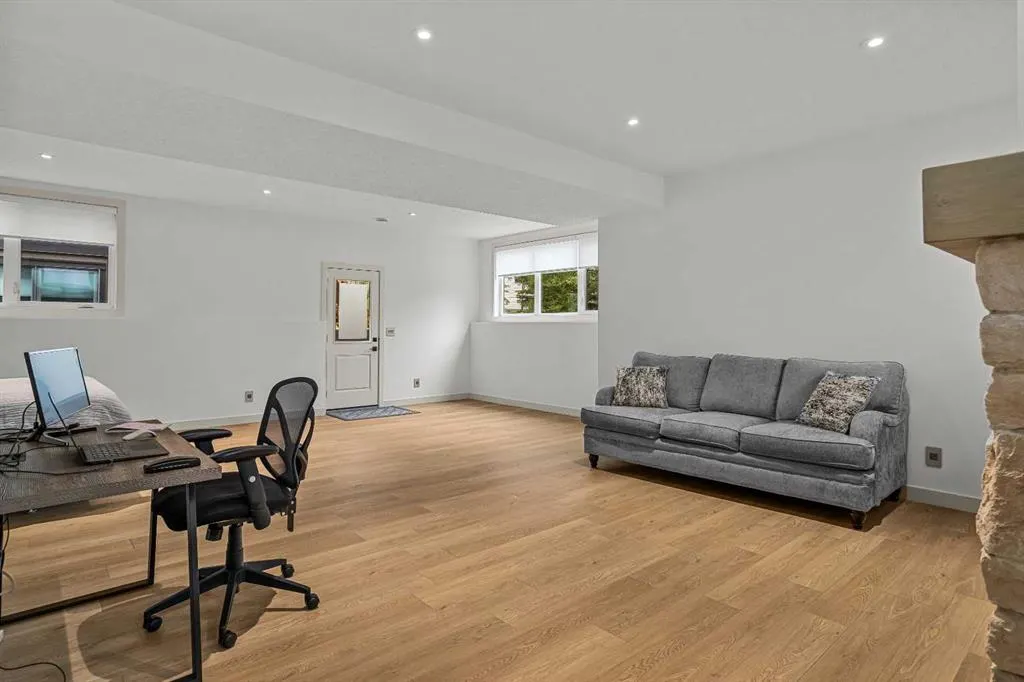 401 Stewart Creek Close
