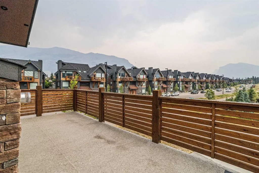 401 Stewart Creek Close