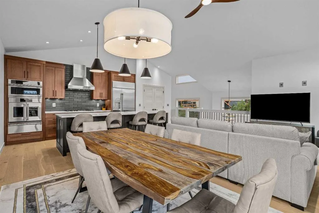 401 Stewart Creek Close