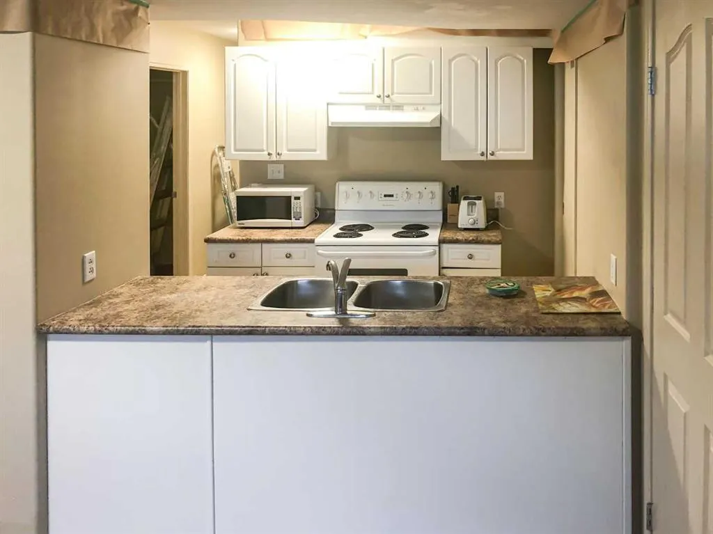 7017 Deer Street