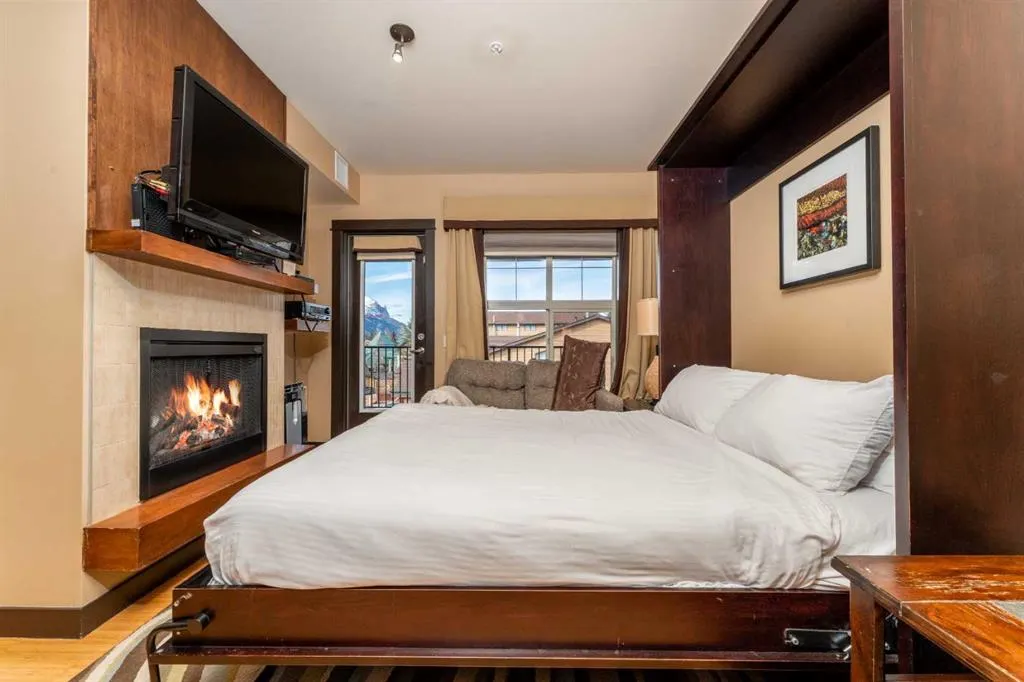 1818 Mountain Avenue #218 A & B