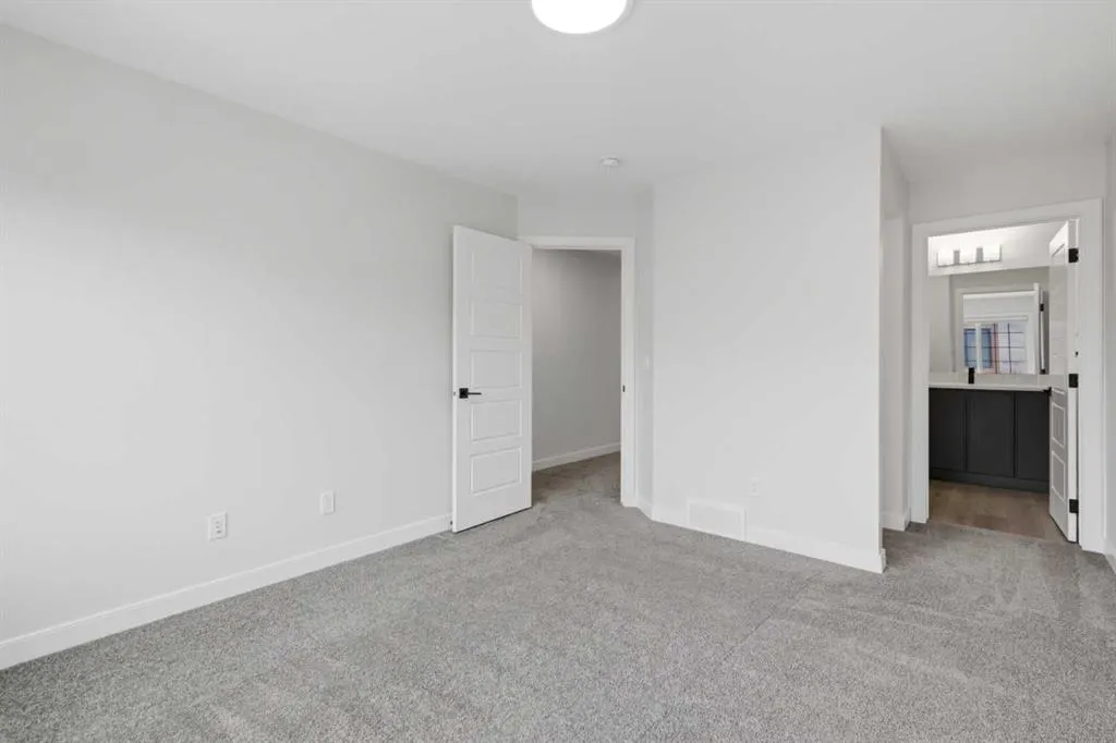 81 Greenbriar Place NW #323