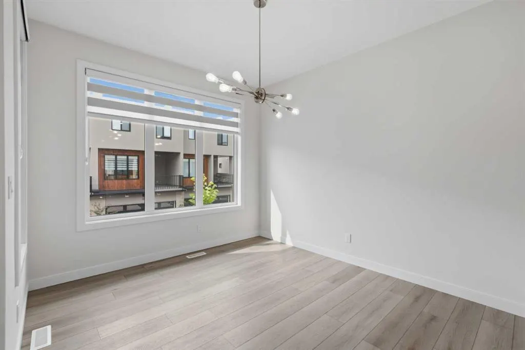 81 Greenbriar Place NW #323