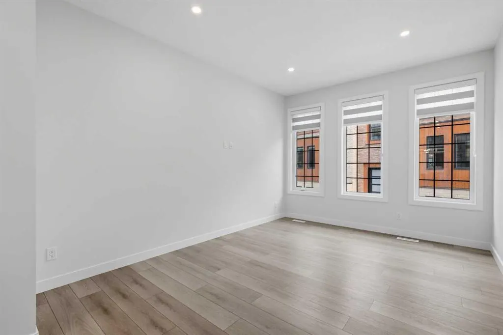 81 Greenbriar Place NW #323
