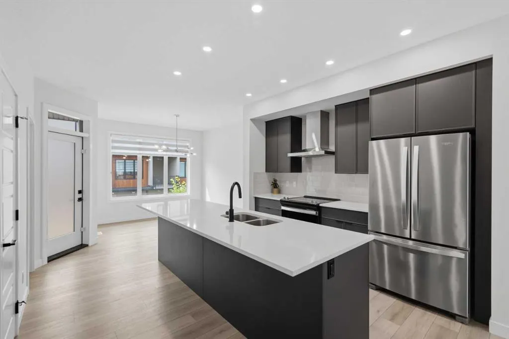 81 Greenbriar Place NW #323