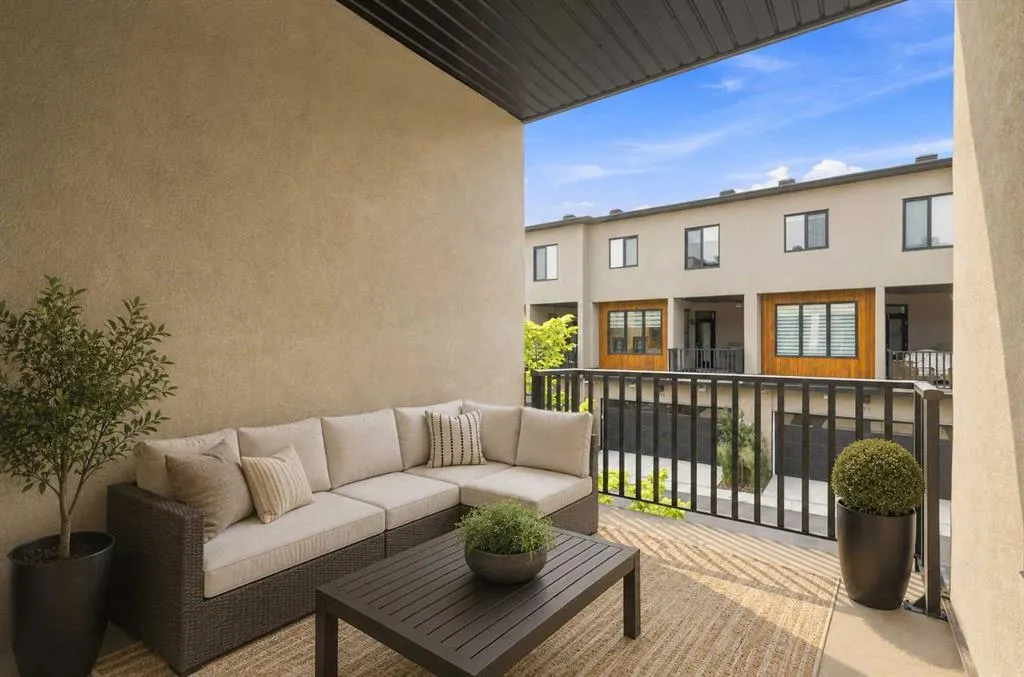 81 Greenbriar Place NW #323