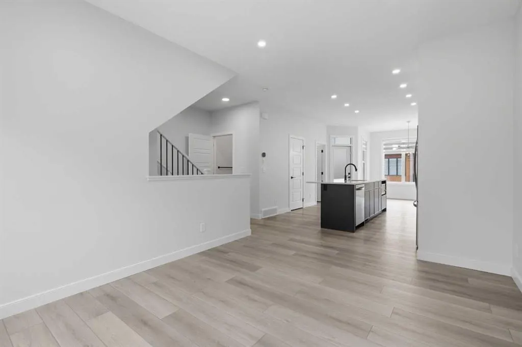 81 Greenbriar Place NW #323