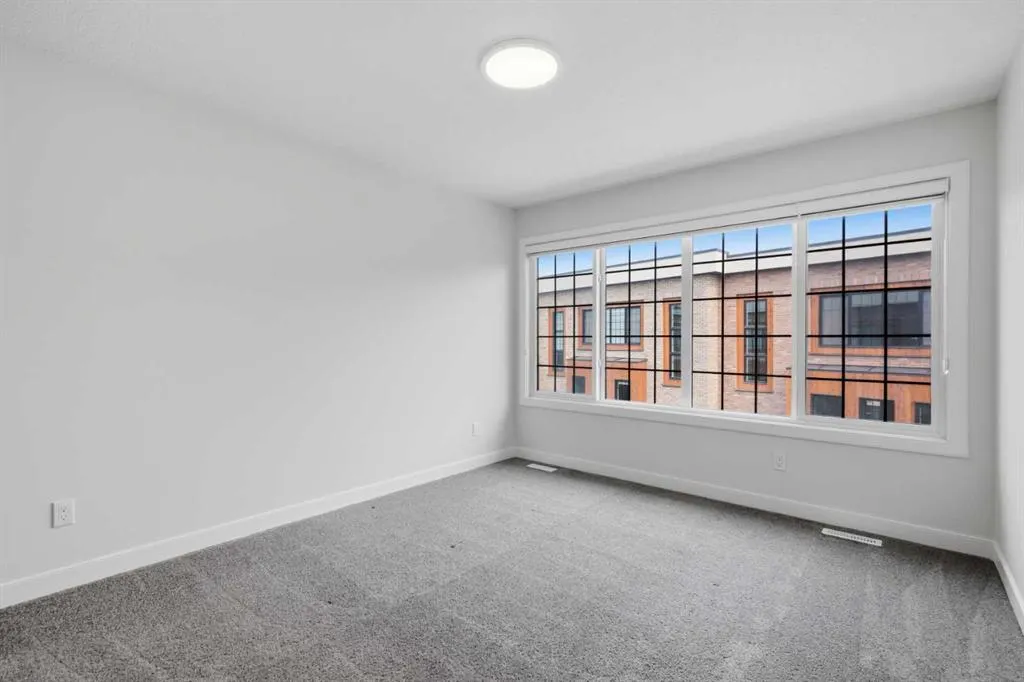 81 Greenbriar Place NW #323
