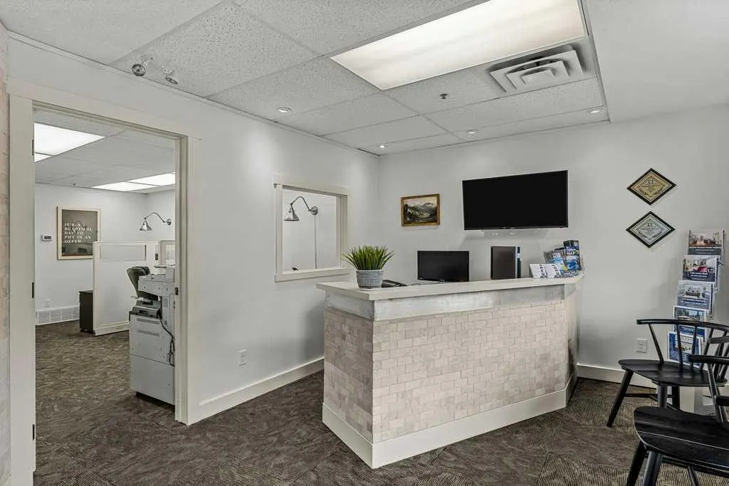512 Bow Valley Trail #104