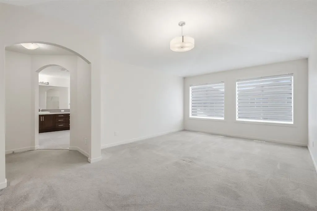 101 Evansborough Green NW