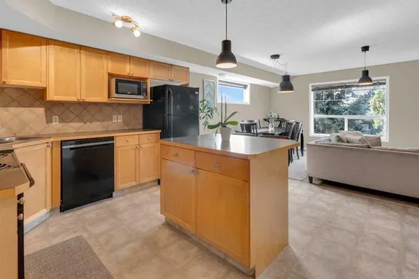 140 Sagewood Boulevard SW
