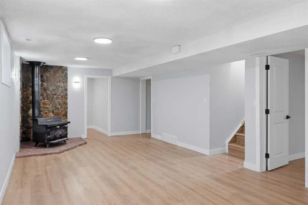 4804 Broadway Avenue