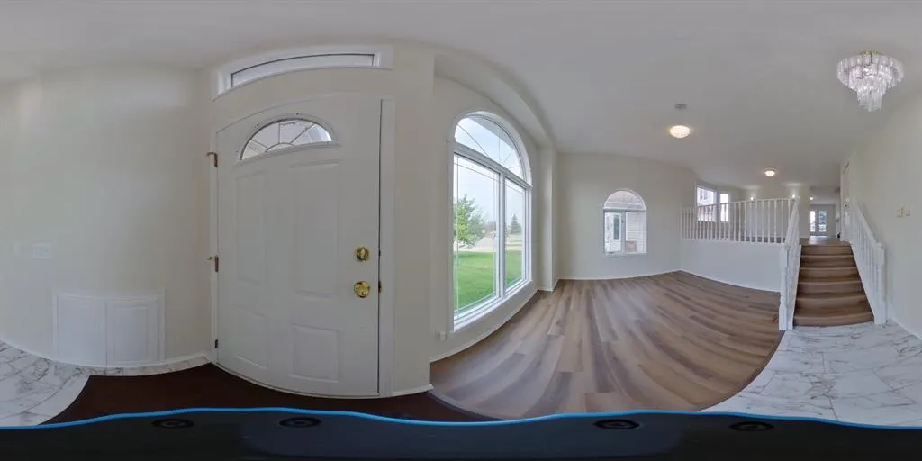 1028 James Crescent NW