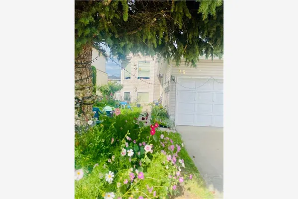 99 Applegrove Crescent SE