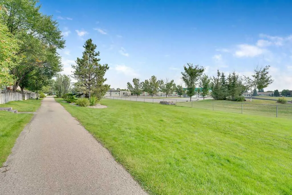 605 Prairie Sound Circle NW