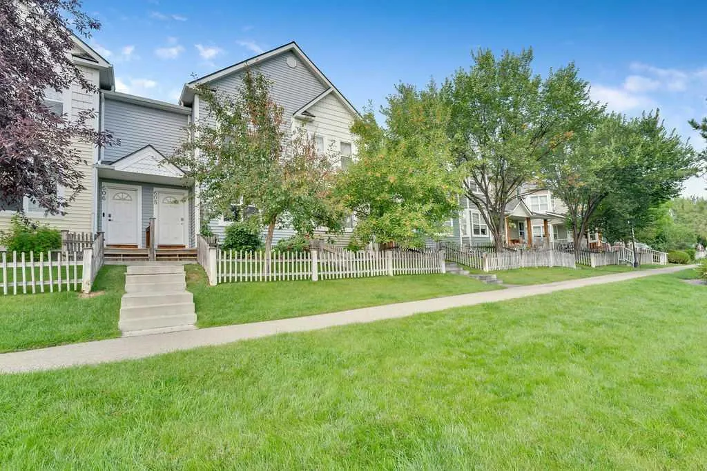 605 Prairie Sound Circle NW