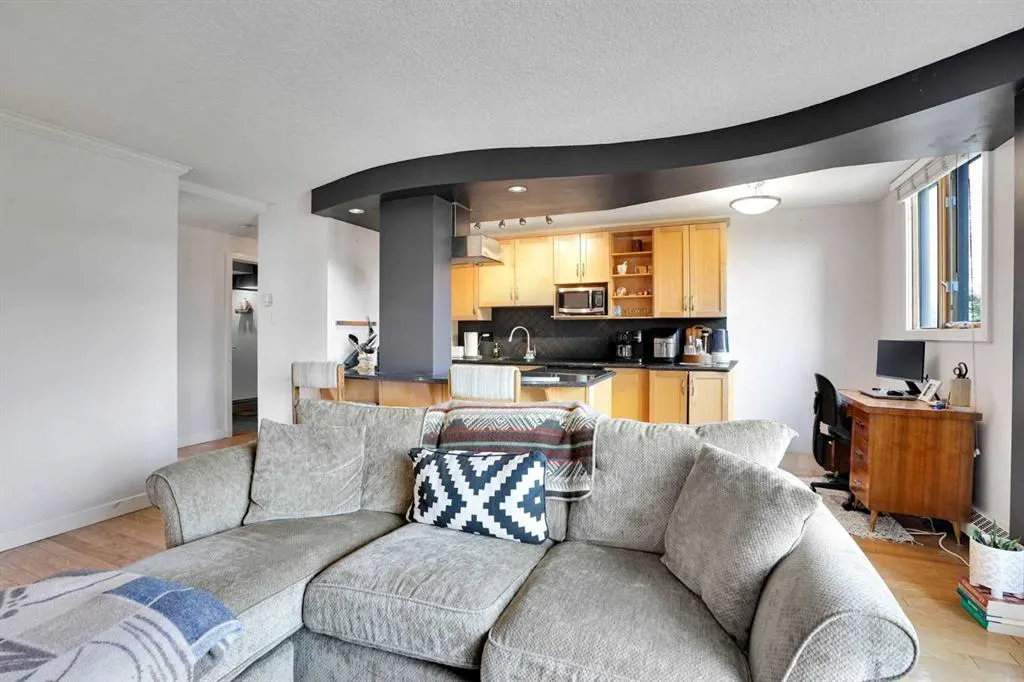 1225 15 Avenue SW #302