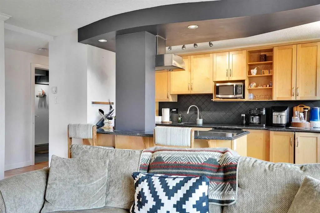 1225 15 Avenue SW #302