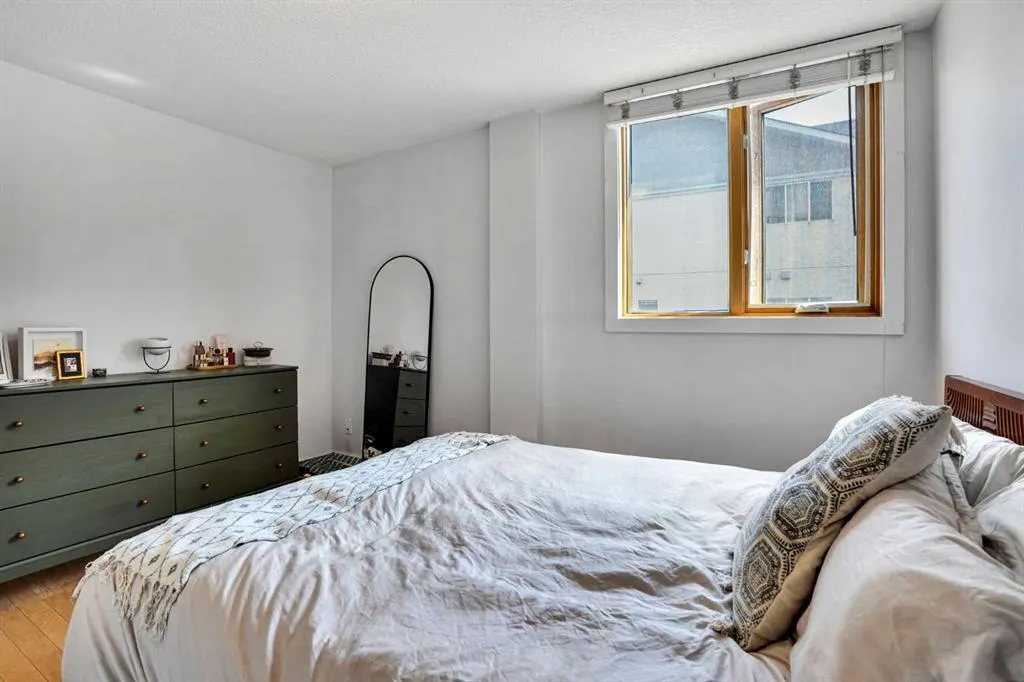1225 15 Avenue SW #302