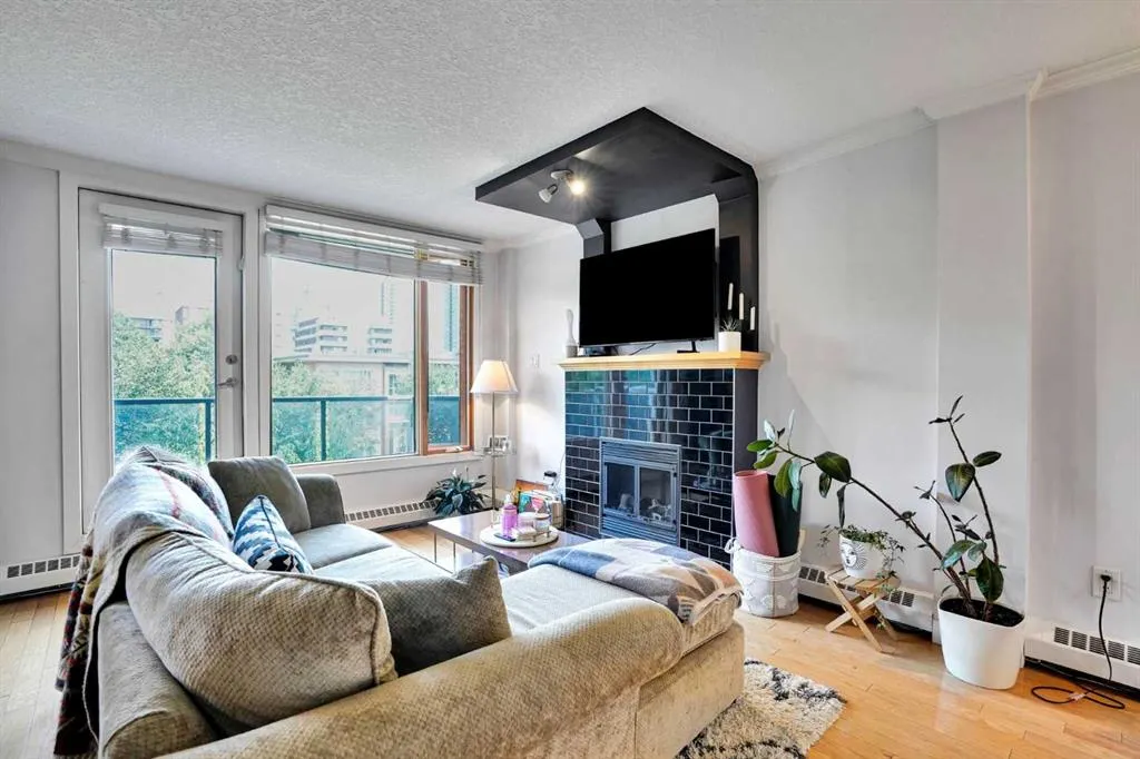 1225 15 Avenue SW #302