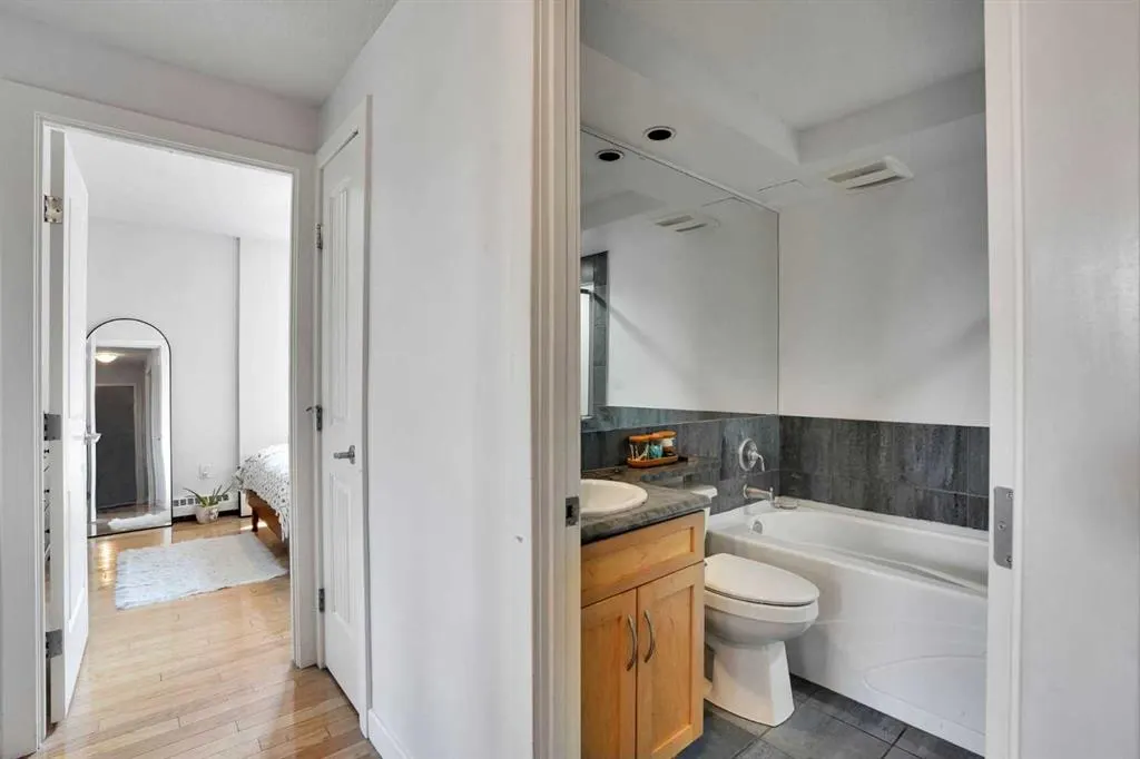 1225 15 Avenue SW #302