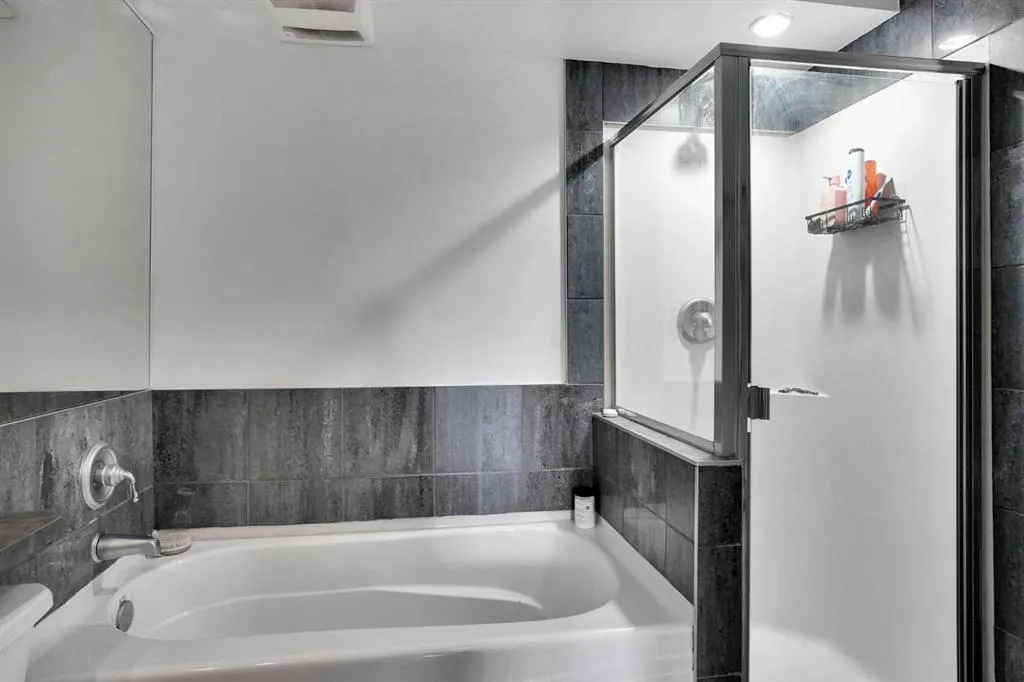 1225 15 Avenue SW #302