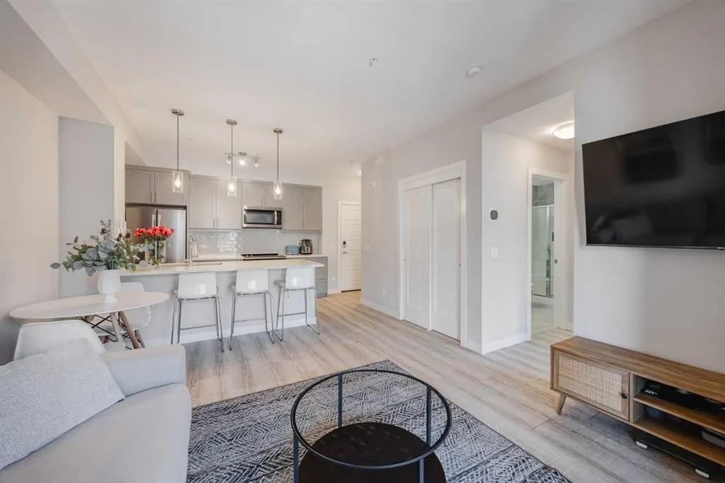 100 Auburn Meadows Manor SE #315