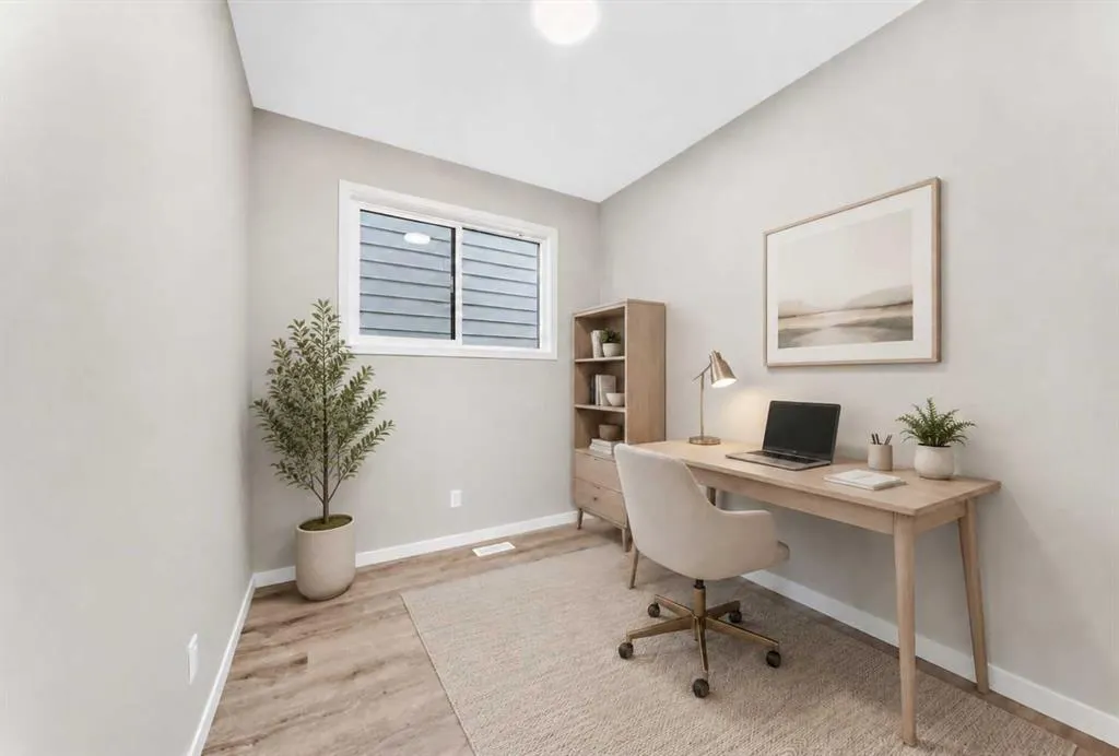 99 Mercado Crescent SE