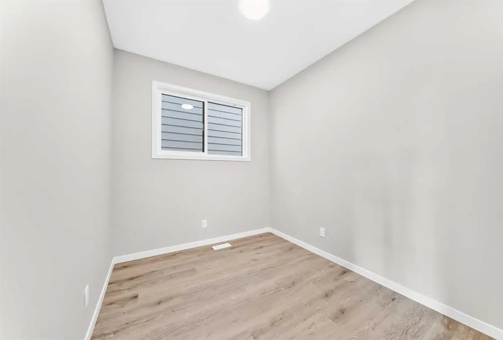 99 Mercado Crescent SE