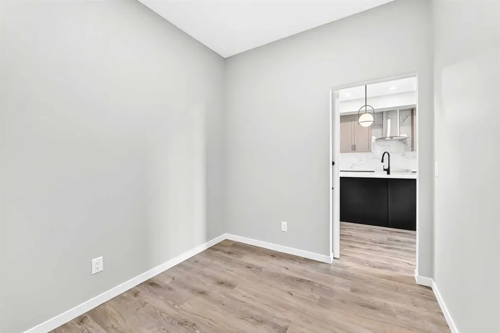 99 Mercado Crescent SE