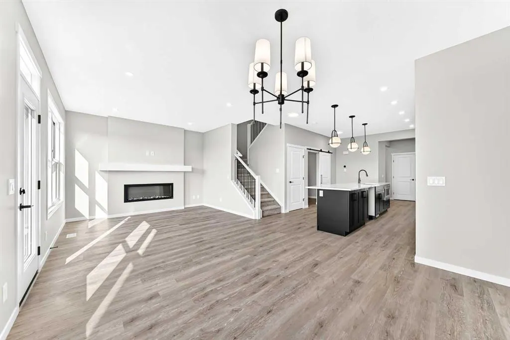 99 Mercado Crescent SE